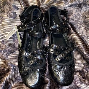 NWT ZARA black leather studded flats